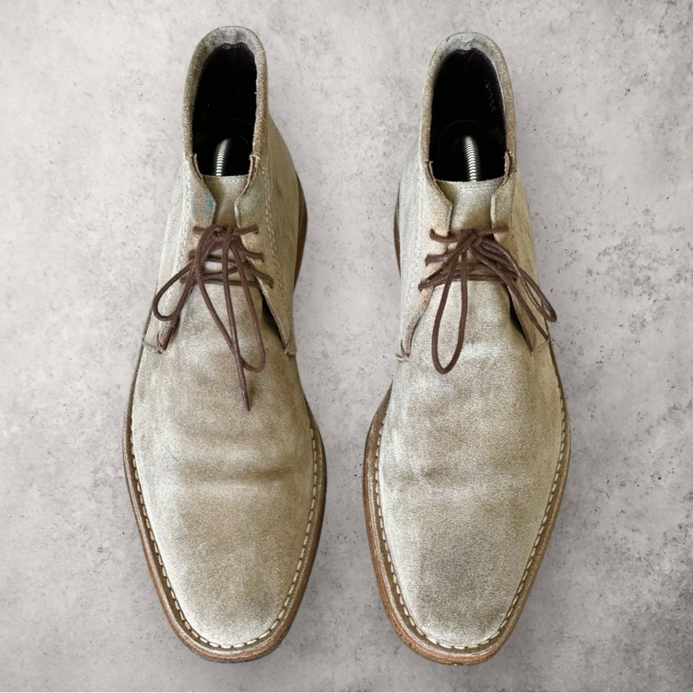GUCCI Tan Chukka Boots with Suede Finish